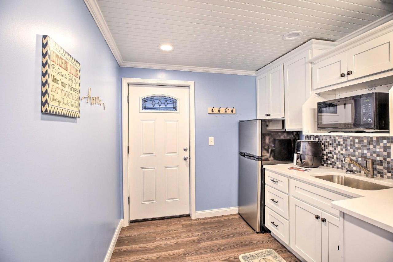Updated Williamstown Apartment With Kitchen! Buitenkant foto