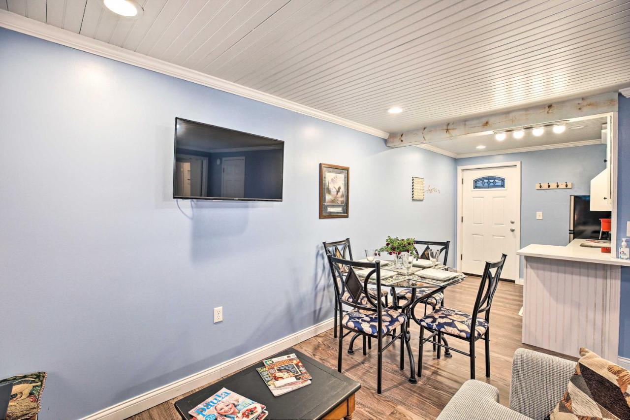 Updated Williamstown Apartment With Kitchen! Buitenkant foto