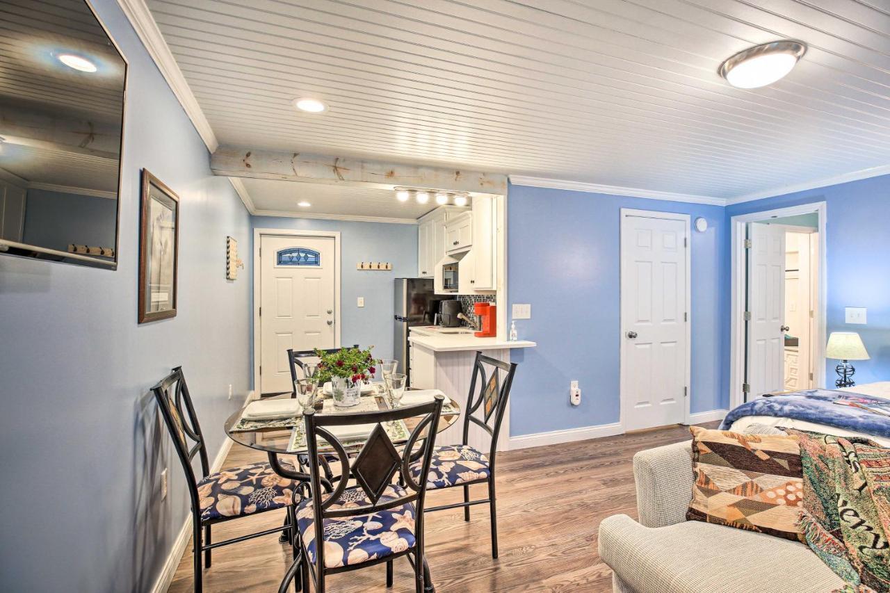 Updated Williamstown Apartment With Kitchen! Buitenkant foto